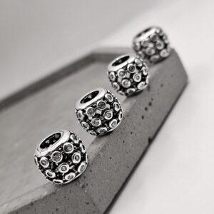 BERLOQUE SEPARADOR PRETO COM PEDRA DE ZIRCÔNIA BRANCA