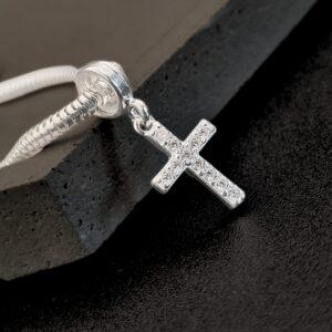 BERLOQUE CRUZ CRAVEJADA EM PRATA 925