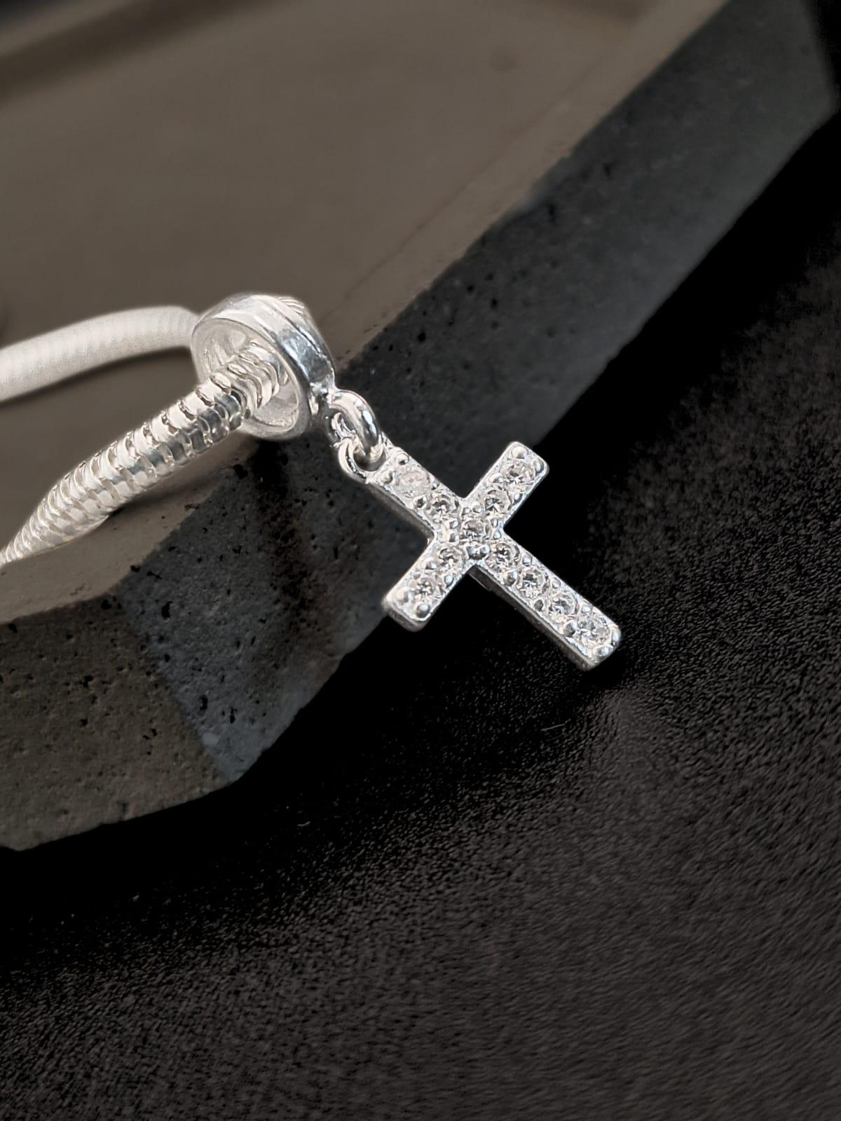 BERLOQUE CRUZ CRAVEJADA EM PRATA 925