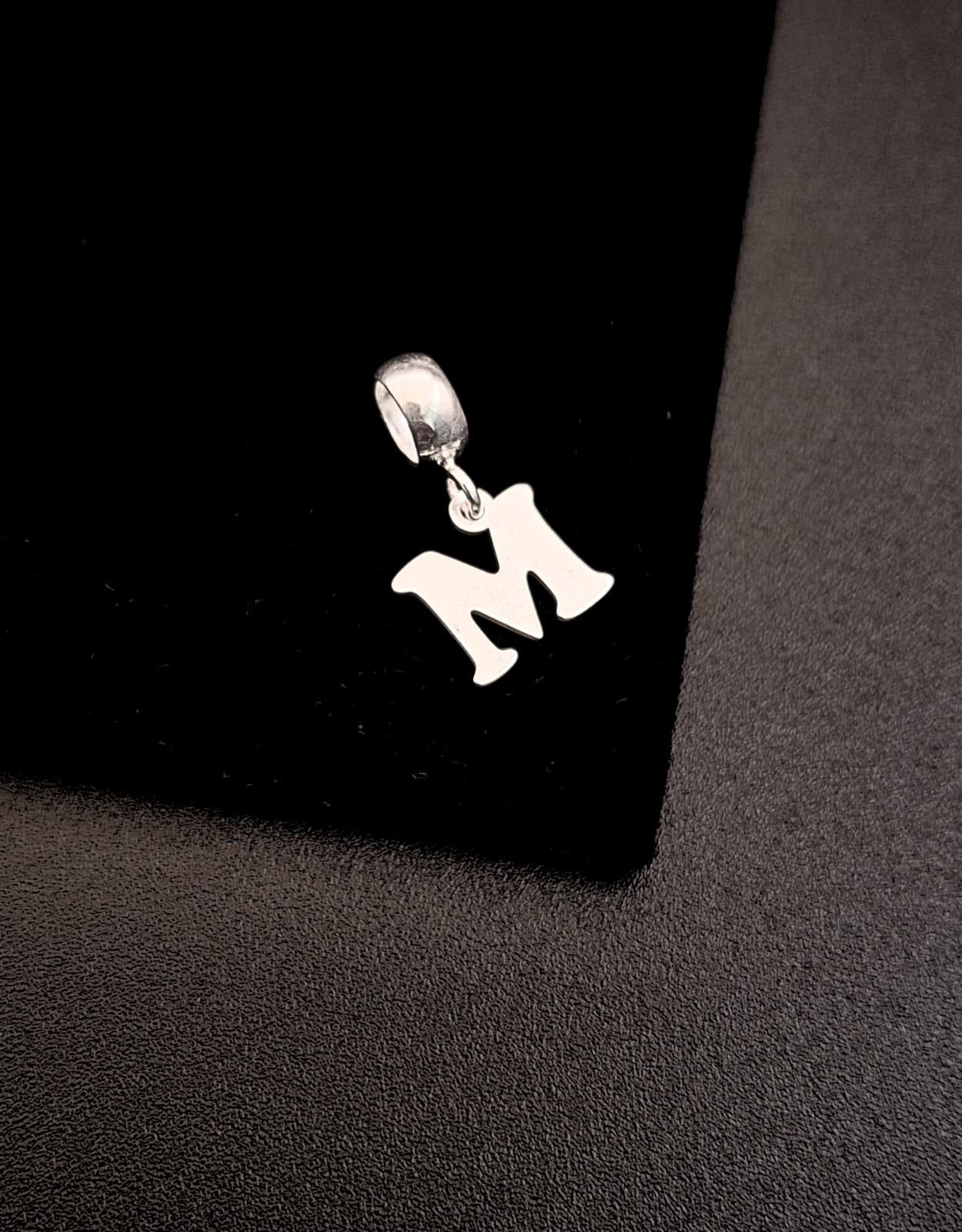 BERLOQUE LETRA M EM PRATA 925