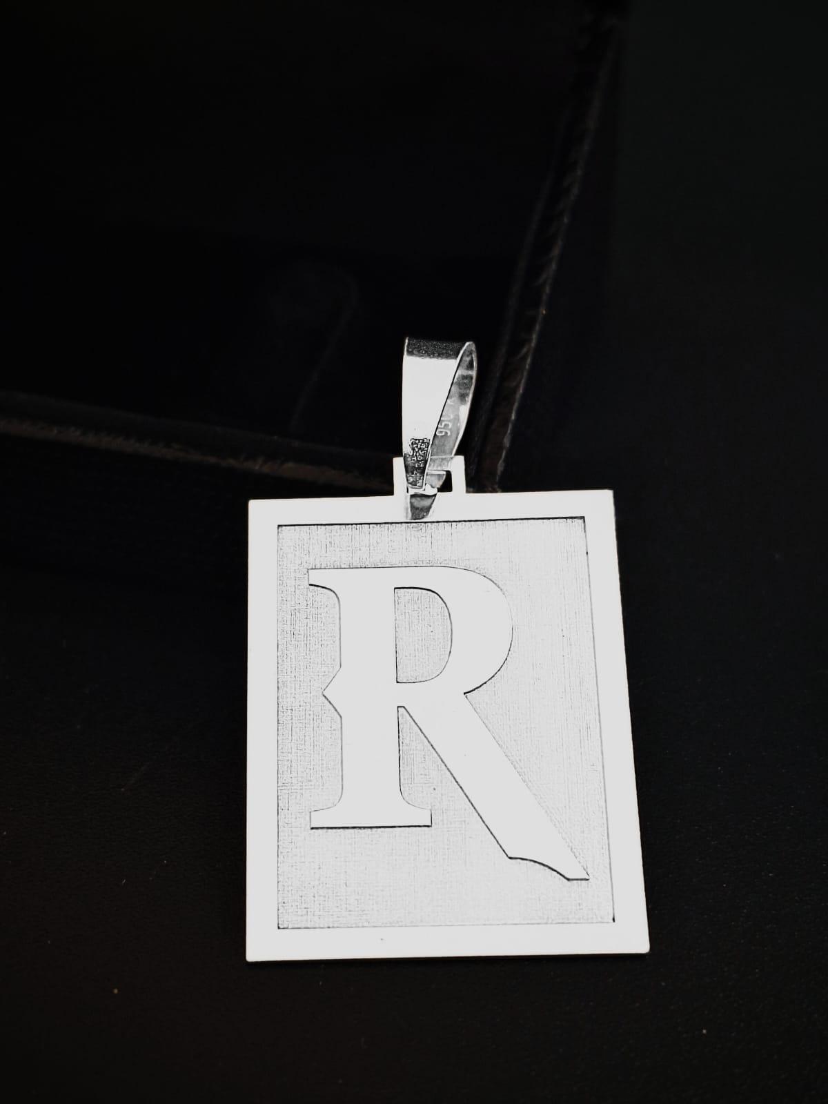 PINGENTE LETRA R
